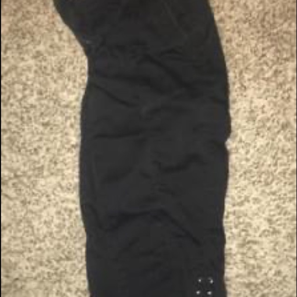 Black and white capris